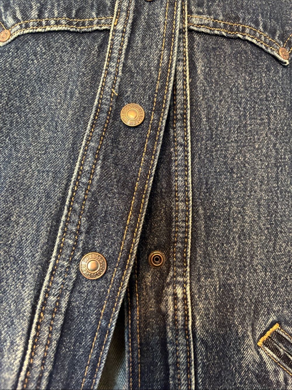 Levi's Indigo Blue Western-Style Denim Jacket - Picture 3 of 4
